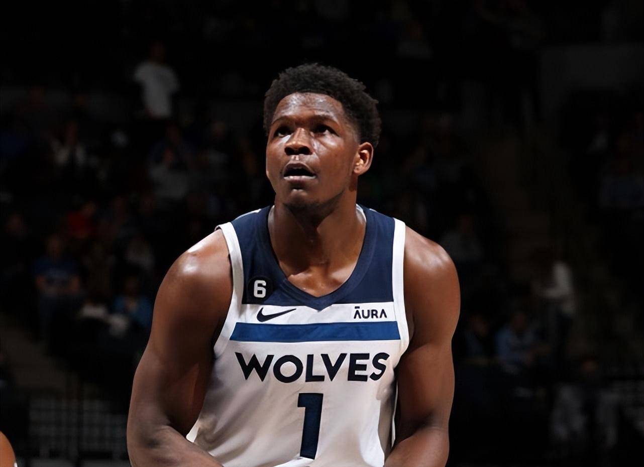 泰勒的篮球 泰勒的篮球